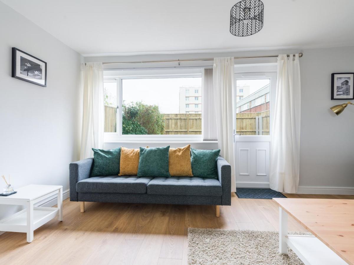 Villa Charming 3-Bed House In Newcastle Upon Tyne Exterior foto