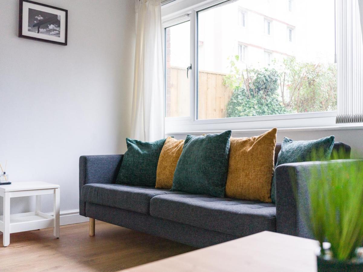 Villa Charming 3-Bed House In Newcastle Upon Tyne Exterior foto